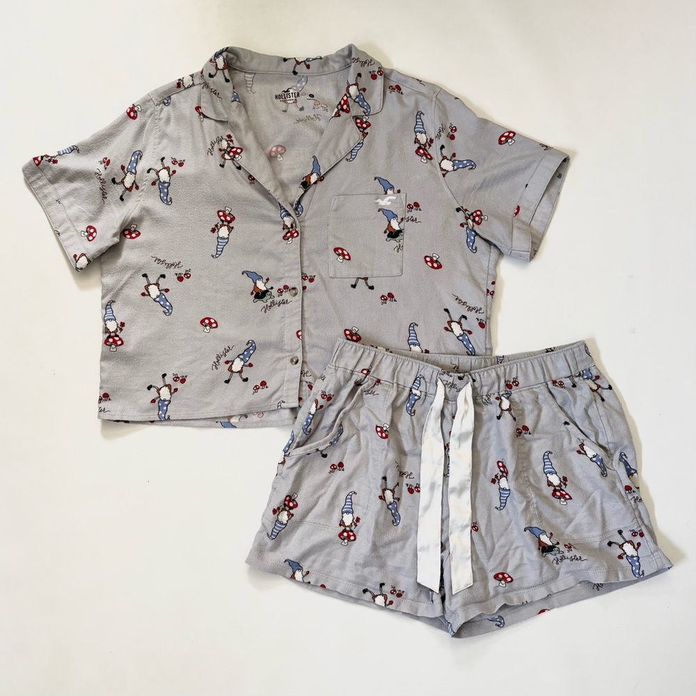 Hollister Gray Gnome Print Pajama Set